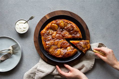  Tarte Tatin: Un dolce goloso di caramello burroso che fonde in un abbraccio caldo e confortante