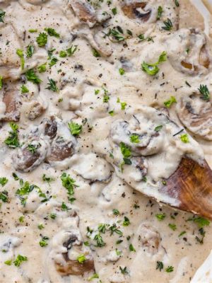  Tofu Pudding con Salsa di Funghi: Un'Esplosione di Sapori Cremosi e Texture Inaspettate da Dalian!